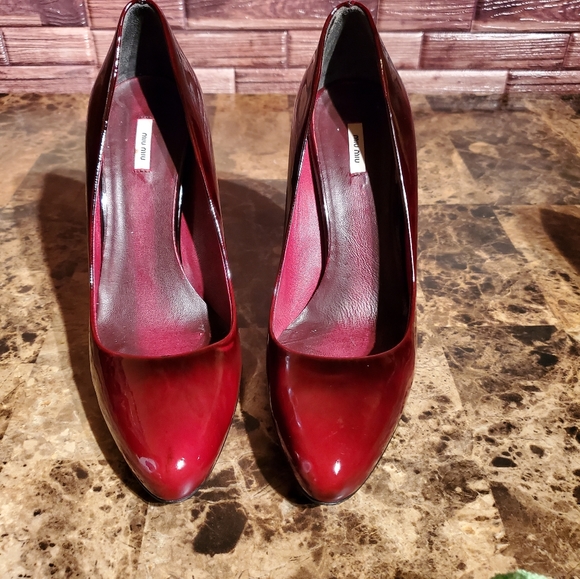 Ballerines TOD'S Vernis Bordeaux - Pointure 40 EU - Cuir Verni - Neuf Avec Emballage